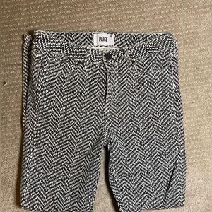 Women’s size 27 skinny jeans